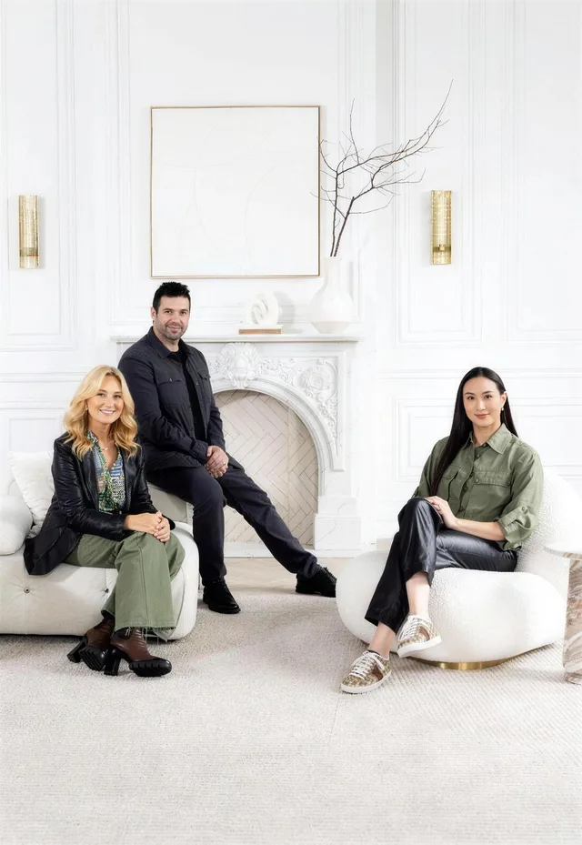 Catherine Himelfarb Borden, Richard Himelfarb and Rebecca Himelfarb in a white panelled living room